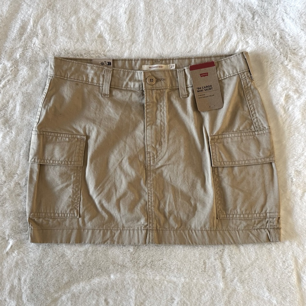Women's Levi's® Slim ‘94 Cargo Mini Skirt Beige NWT - Picture 6 of 7